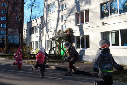 Путину предложили открыть закрытые из-за коронавируса школы и детские сады