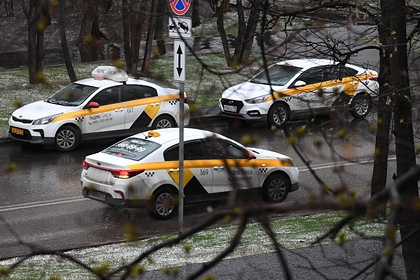 На московского таксиста напали за отказ везти без пропуска