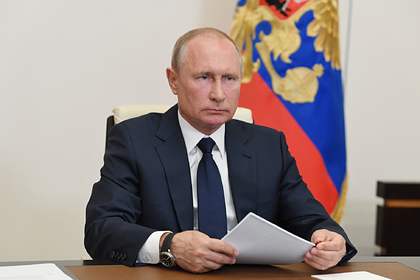 Путин раскритиковал работу министерств по оформлению выплат